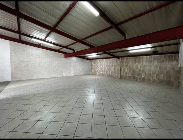150M² WAREHOUSE TO LET IN WYNBERG